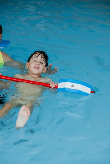 Junge m Sprosse Rücken (ChristinaPoersch_214A219220250619)