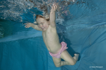 Fisch! Schwimmschule Gießen Königstein Kronberg Rosbach Schmitten Wasesergewöhnung Kleinkinder Anfänger und Fortgeschrittenen Schwimmkurs