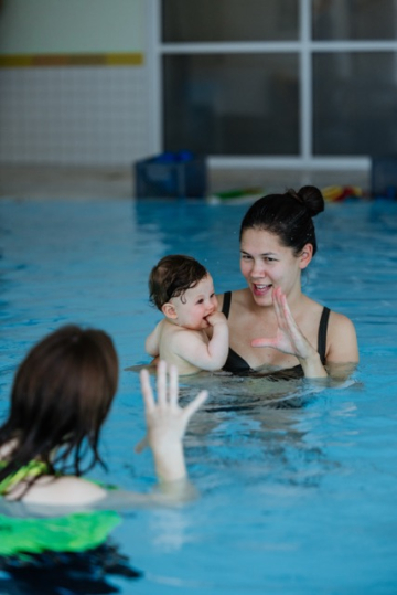 Mama u Baby Krokodillied Kristin v hinten (ChristinaPoersch_214A249920250619)