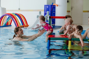 Kleinkind rutscht v Quadro (ChristinaPoersch_2P7A101420250619)